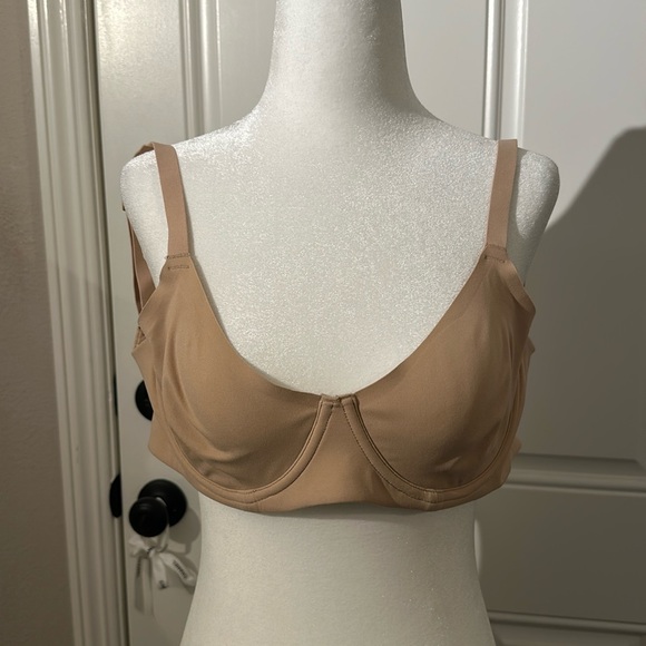 SKIMS UNLINED BRA - size 32DDD - Picture 3 of 4